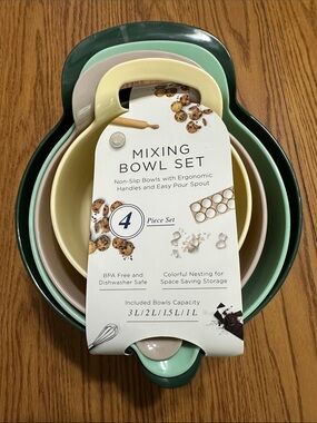 Mixing Bowl Set in Green, Cream, Pink and Dark Green – 4-Piece Nesting Set